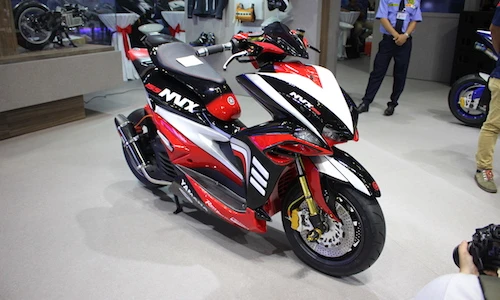 Yamaha NVX độ siêu môtô “cực khủng” tại Việt Nam