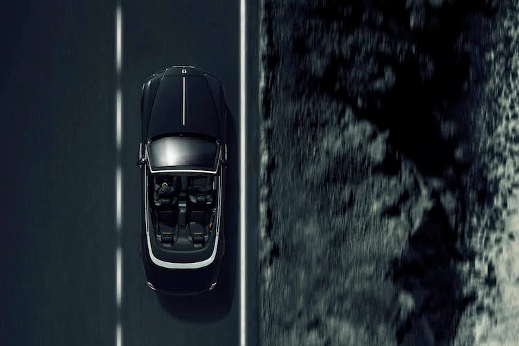 Siêu xe sang Rolls-Royce Dawn mui trần giá hơn 7 tỷ