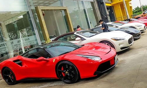 Loạt siêu xe “khủng”, tiền tỷ về Việt Nam nửa đầu 2017