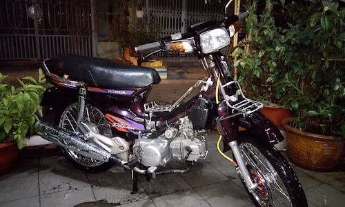 Honda Super Dream Việt độ kiểng của dân chơi Sài Gòn