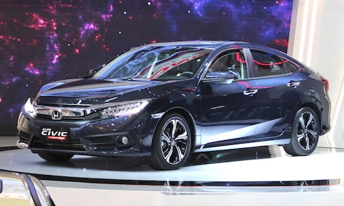 Cận cảnh Honda Civic 2017 giá “dưới 1 tỷ đồng” tại VN