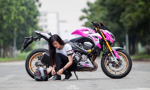 Bóng hồng Việt "nài cứng" Kawasaki Z800 Hello Kitty