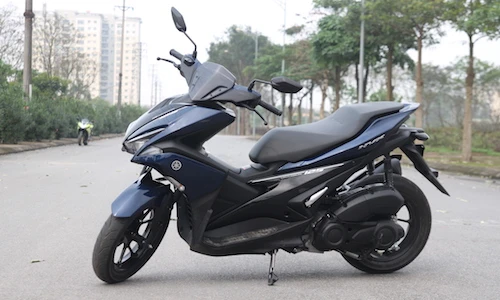 Yamaha NVX gãy giảm sóc khi đang lăn bánh tại VN