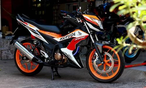 Honda Sonic 150R mạnh mẽ với đồ chơi “xịn“ tại Biên Hoà