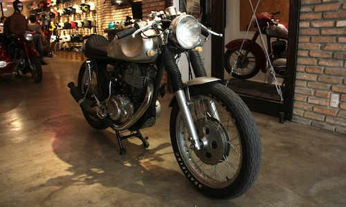 Dân chơi Việt độ Yamaha SR400 cafe racer “siêu chất”