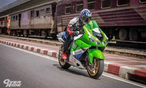 Kawasaki Ninja ZX-14R thách thức “thần gió” Suzuki Hayabusa