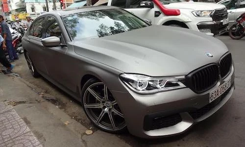 "Soi" BMW 730Li giá hơn 4 tỷ của dân chơi Tiền Giang
