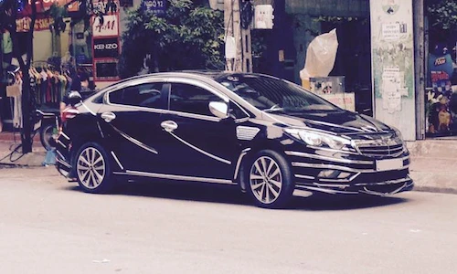 Cận cảnh Kia K3 độ Batmobile "xấu nhất Vịnh Bắc Bộ"