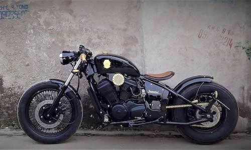 Honda Steed 400 bobber “báo đen” ngầu tại Hà Nội