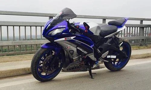 Dân chơi Hà thành "giật ngược" Yamaha R15 thành R6