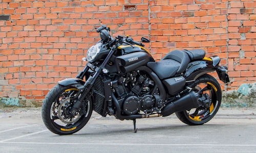 "Ma tốc độ" Yamaha Vmax giá 800 triệu tại Việt Nam