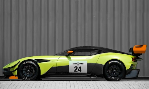 Siêu xe Aston Martin Vulcan giá 52 tỷ có bản độ chính hãng