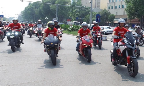 Hàng chục "xế khủng" Ducati dự sinh nhật D.O.C miền Bắc