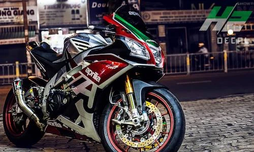 Siêu môtô “hàng hiếm” Aprilia RSV4 RF độc đáo tại Sài thành