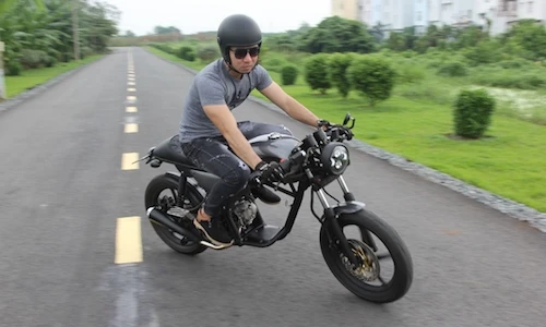 Yamaha Nouvo “lột xác” cafe racer kịch độc tại Sài Gòn
