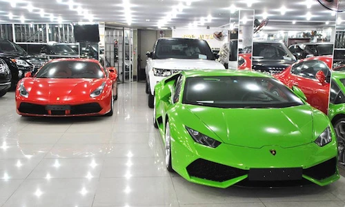 “Đột nhập” showroom siêu xe khủng nhất tại Việt Nam