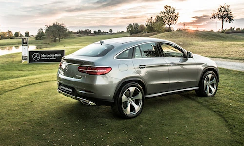 “Giật giải” xe Mercedes 22 tỷ tại VN chỉ với một cú golf