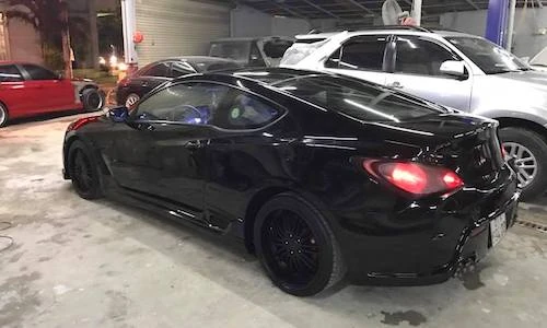 Hyundai Genesis độ siêu xe Aston Martin One-77 tại Sài Gòn