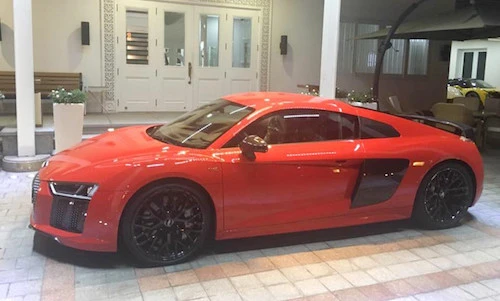 Thiếu gia Phan Thành “vung 12 tỷ” mua siêu xe Audi R8 mới