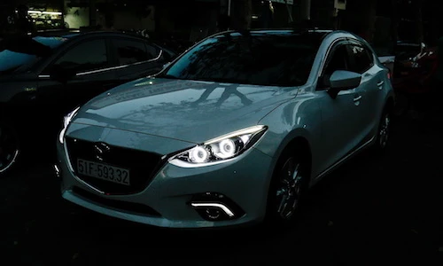 Dân chơi Việt “phát sốt” với đèn xe hơi độ