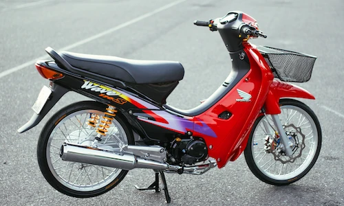Honda Wave 110 “giật mới, độ kiểng” độc đáo tại VN