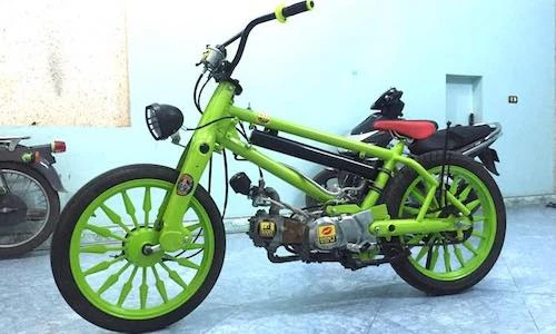 Honda Super Cub độ “xe đạp ruồi” cực độc tại Việt Nam