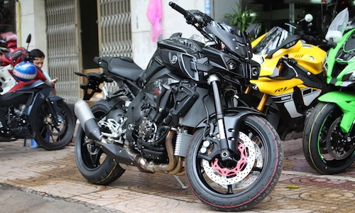 “Quái thú” Yamaha MT-10 giá 557 triệu đầu tiên tại VN