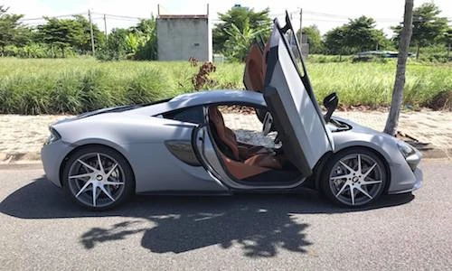 Siêu xe McLaren 12 tỷ độ “chân khủng“ đầu tiên tại VN