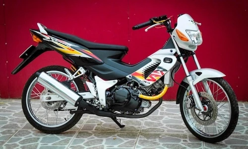 Honda Sonic 125 độ kiểng, "nội công khủng" tại Sài Gòn