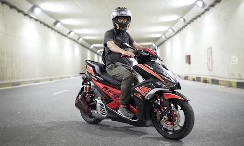 Cận cảnh Yamaha NVX 155 độ "siêu chất" tại Việt Nam