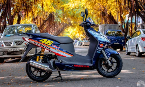 Honda Dylan sau hơn 10 năm vẫn đầy "sang chảnh" tại VN