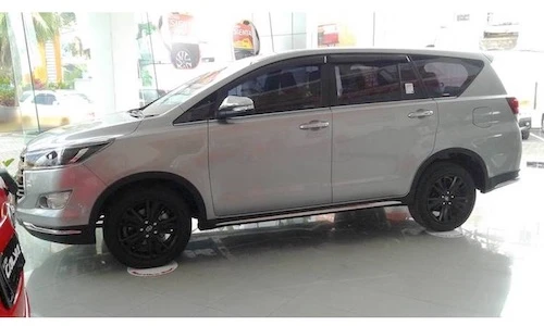 Toyota Innova phiên bản cao cấp nhất Venturer có gì "hot"?
