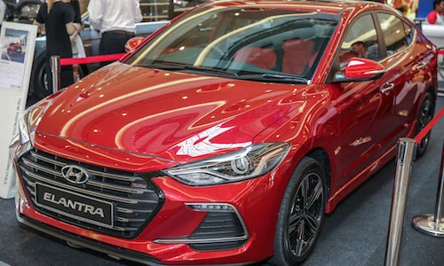 Hyundai Elantra bản thể thao "siêu rẻ" giá 719 triệu
