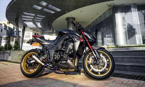 Soi Kawasaki Z1000 độ đồ chơi “siêu khủng” tại Sài Gòn