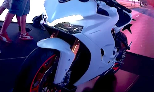 Siêu môtô Ducati Supersport 2017 lần đầu lộ diện