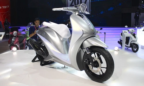 Ngắm “siêu mẫu” tay ga Yamaha Glorious tại Việt Nam