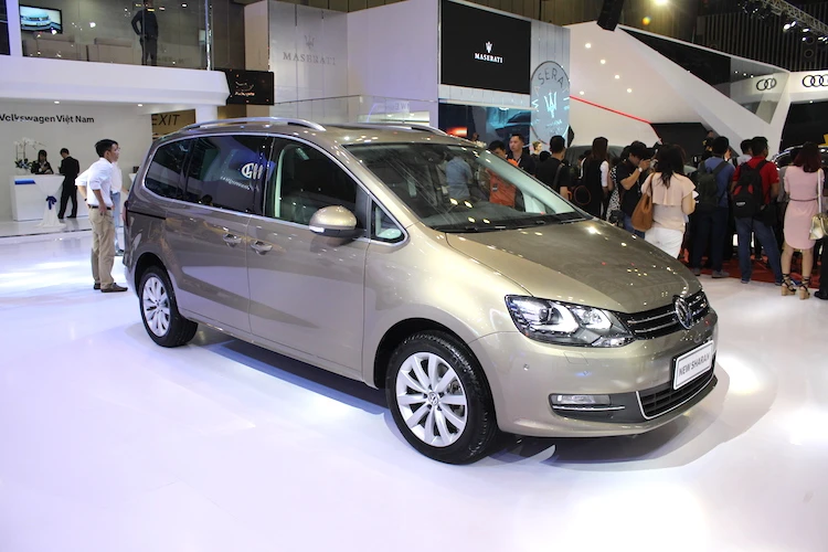 Volkswagen Sharan giá 1,9 tỷ "đấu" Honda Odyssey tại VN