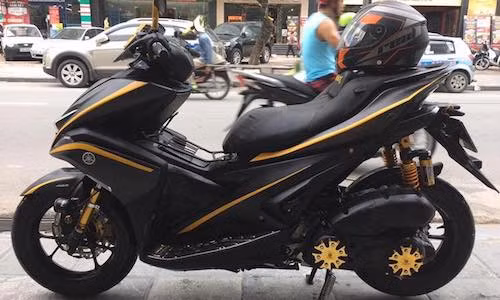 Xe ga Yamaha NVX 155 cực ngầu của dân chơi Hà Nội 