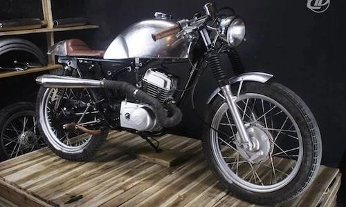 "Xe chở lợn" Minsk khù khờ độ sang chảnh ở Hà Nội