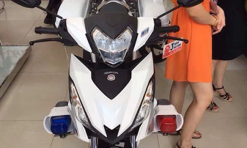 Cận cảnh Honda Winner 150 Police giá 69 triệu ở SG