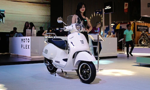 Vespa GTS300 giá hơn 200 triệu "đấu" Honda SH300i tại VN 