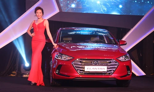 Cận cảnh Hyundai Elantra 2016 giá 615 triệu đấu Mazda3