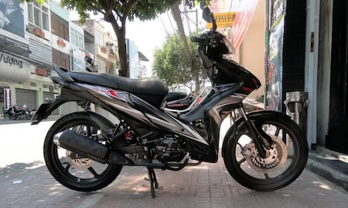 Honda Wave RSX 110 độ “chân đến nách” tại Việt Nam