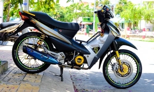 Dân chơi miền Tây độ Honda Wave màu mè nhưng “chất"