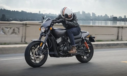 Harley-Davidson Street Rod "chốt giá" hơn 400 triệu tại VN