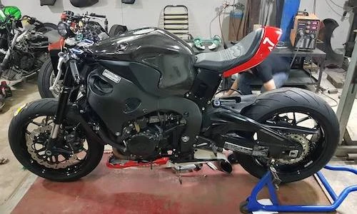 Thợ Việt độ môtô Honda CBR1000RR “chất như Tây“