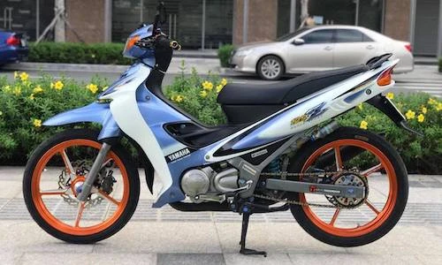 "Soi" xe máy Yamaha Z125 độ 200 trăm triệu tại SG