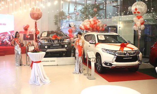 “Đột nhập” showroom Mitsubishi triệu đô tại Hà Nội