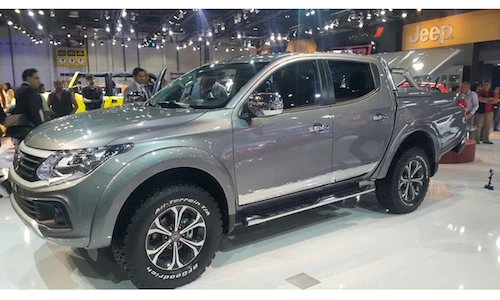 Mitsubishi Triton có “anh em song sinh” Fiat Fullback