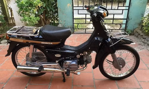 Cận cảnh Honda Dream lùn mới như “đập hộp” tại VN